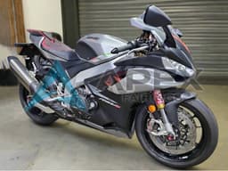Glossy Silver Matte Black - Aprilia RSV4 1100 (2021-2024) ABS Fairings | Apex Fairings — view 1