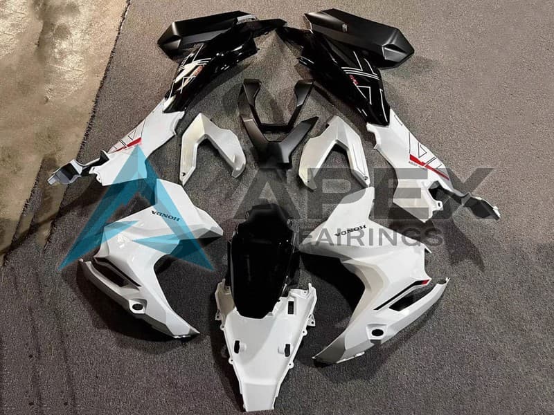 White Glossy Black - Honda ADV160 (2022-2025) ABS Fairings — Style FE20 | Apex Fairings